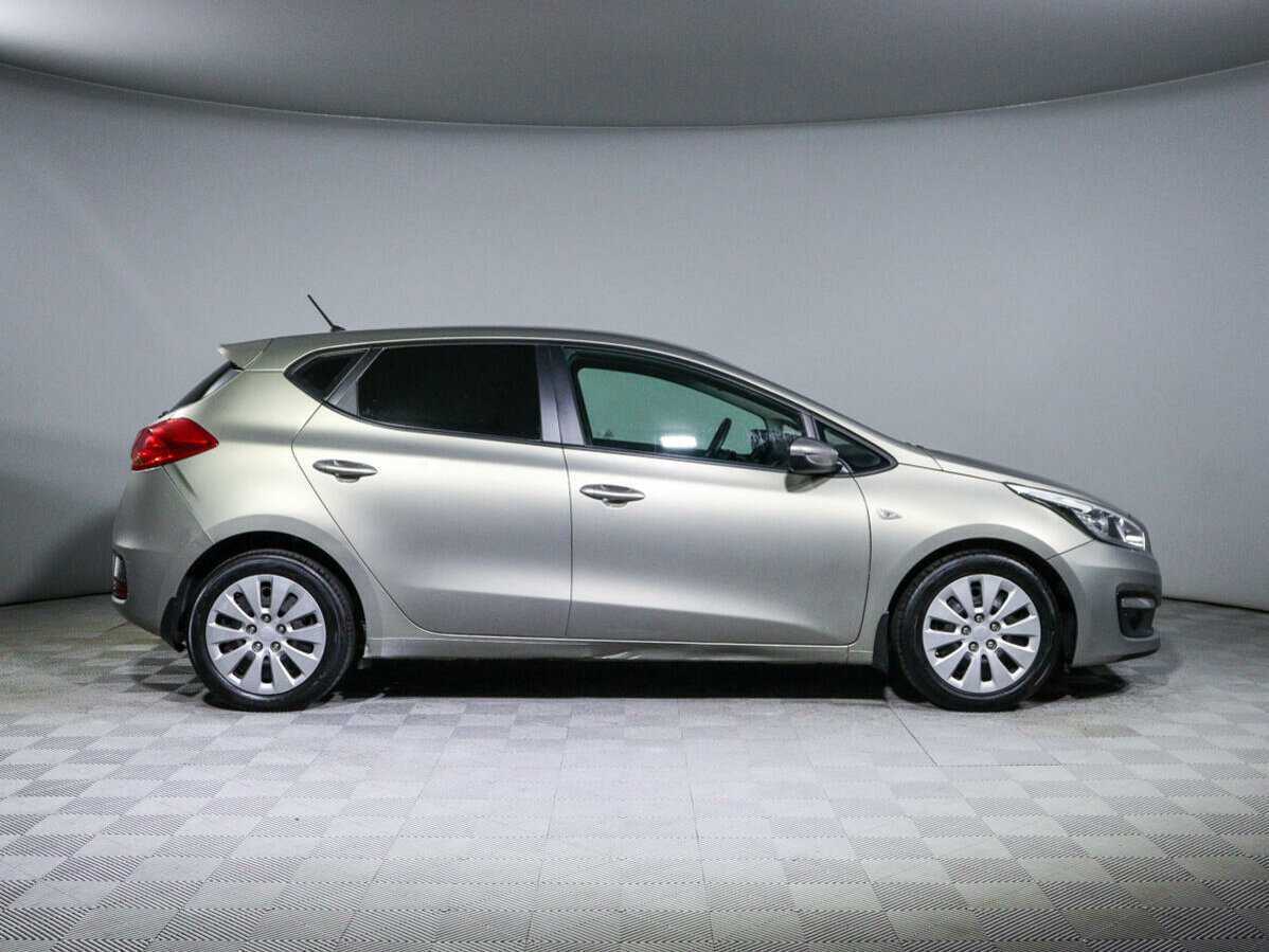 Купить Kia Ceed с пробегом. Фото: #3