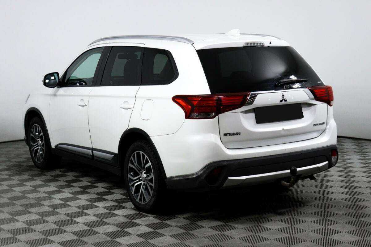 Купить Mitsubishi Outlander с пробегом. Фото: #4