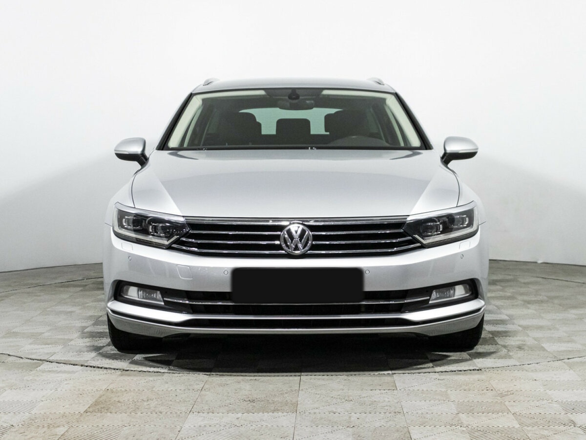 Купить Volkswagen Passat с пробегом. Фото: #1