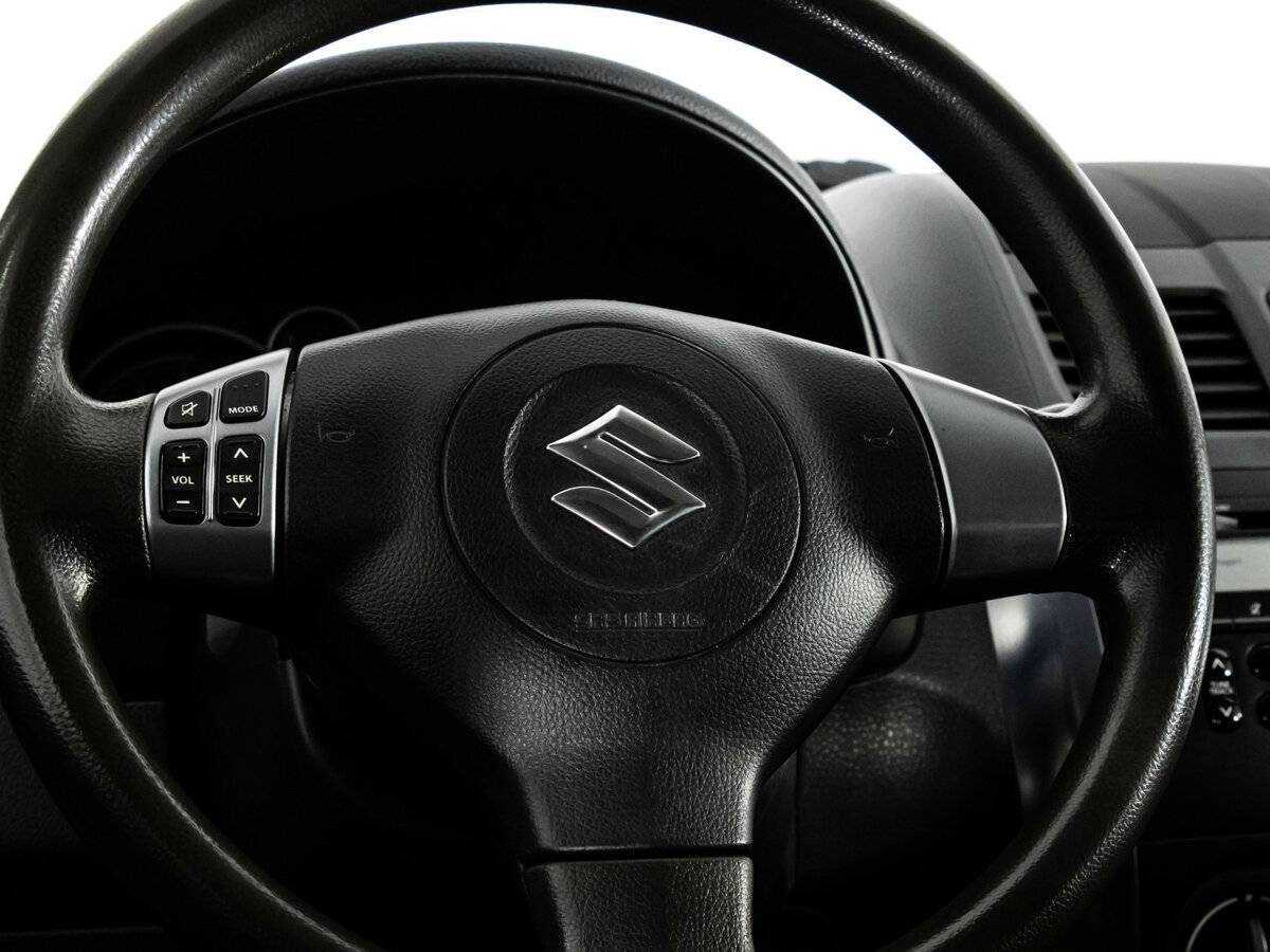 Купить Suzuki SX4 с пробегом. Фото: #11