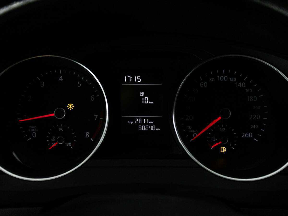 Купить Volkswagen Jetta с пробегом. Фото: #11