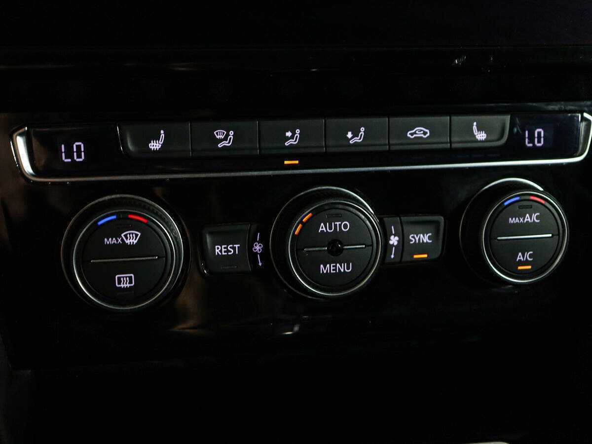 Купить Volkswagen Passat с пробегом. Фото: #20