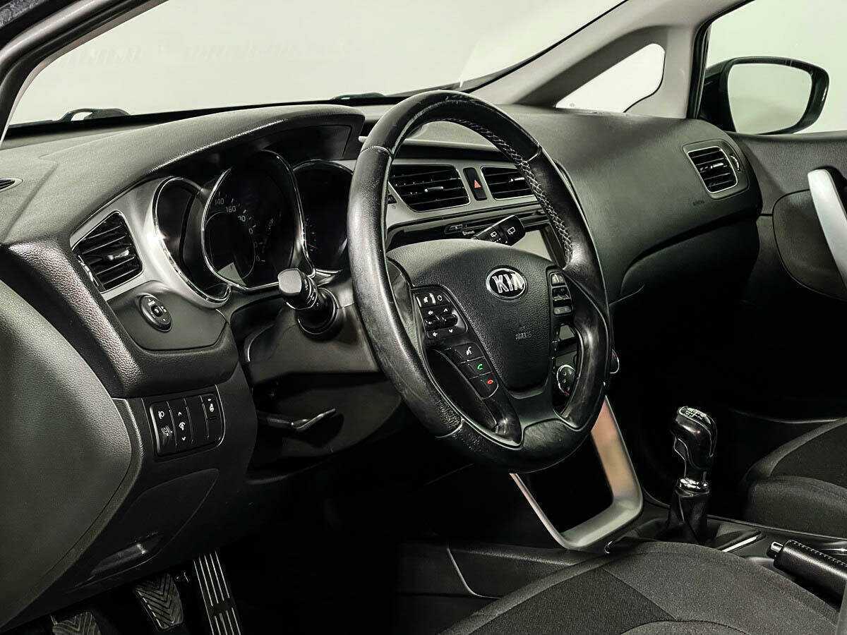 Купить Kia Ceed с пробегом. Фото: #10