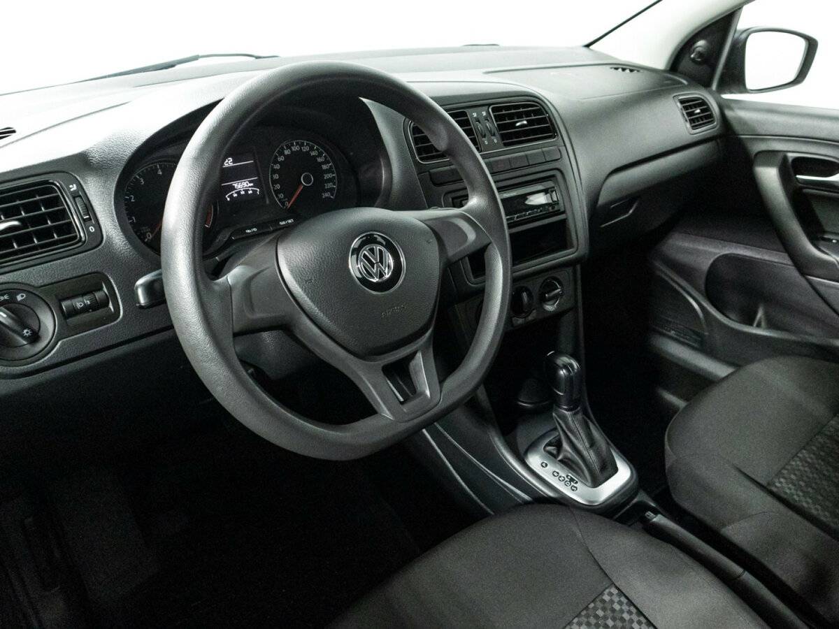 Купить Volkswagen Polo с пробегом. Фото: #10