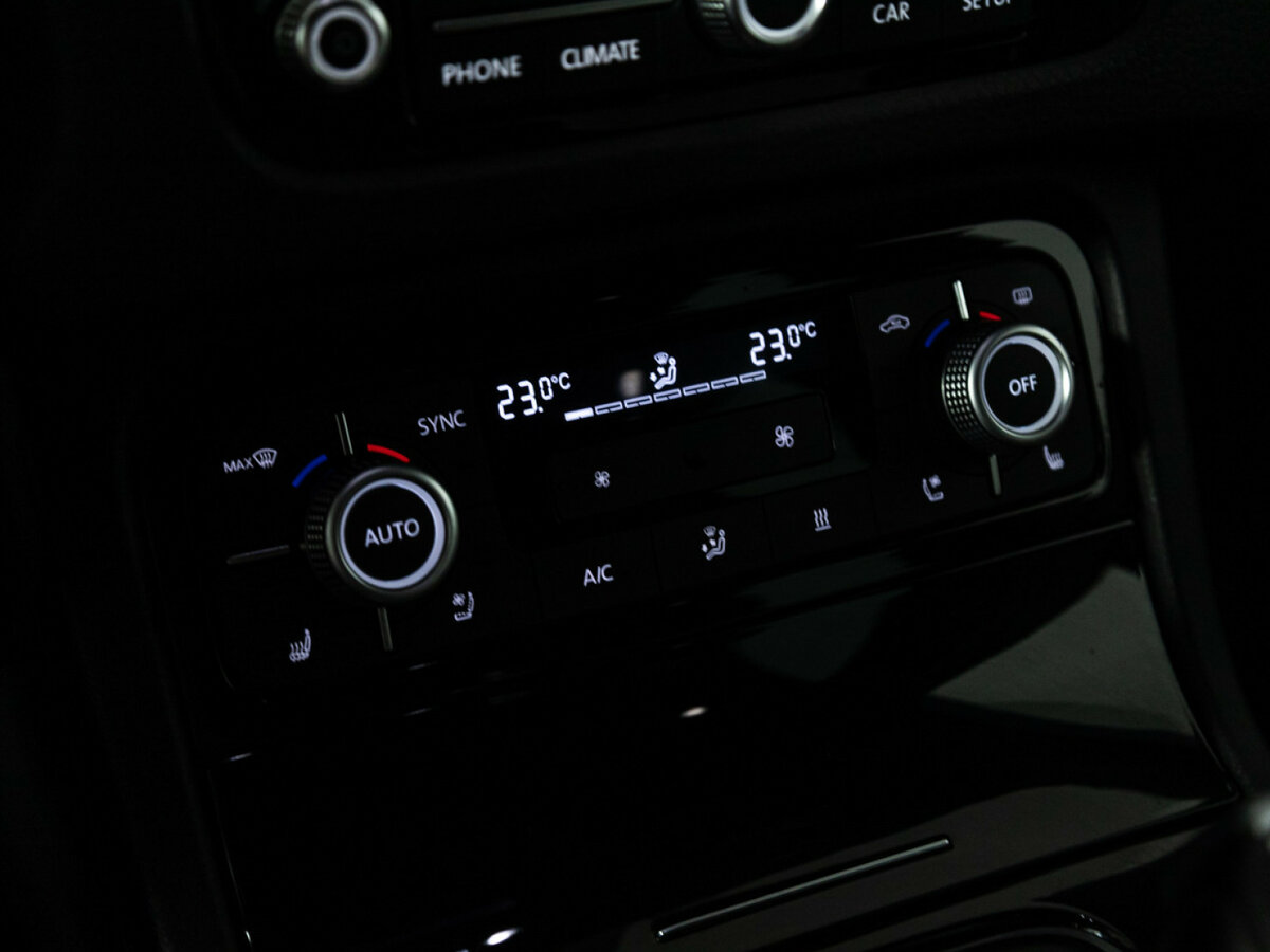 Купить Volkswagen Touareg с пробегом. Фото: #12