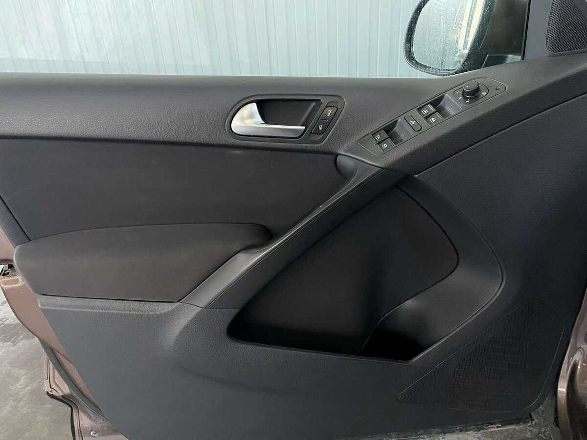 Купить Volkswagen Tiguan с пробегом. Фото: #17