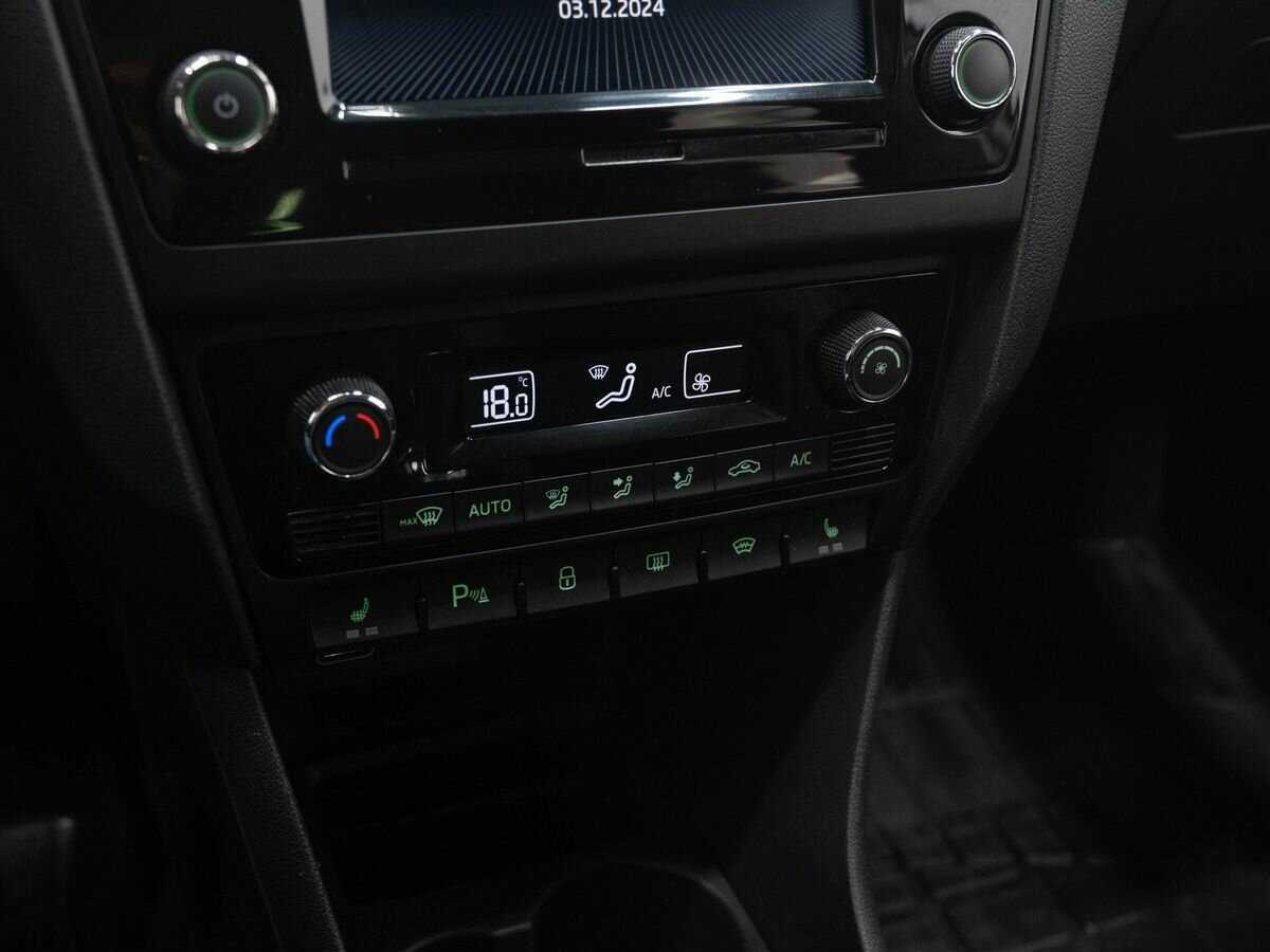 Купить Skoda Rapid с пробегом. Фото: #18