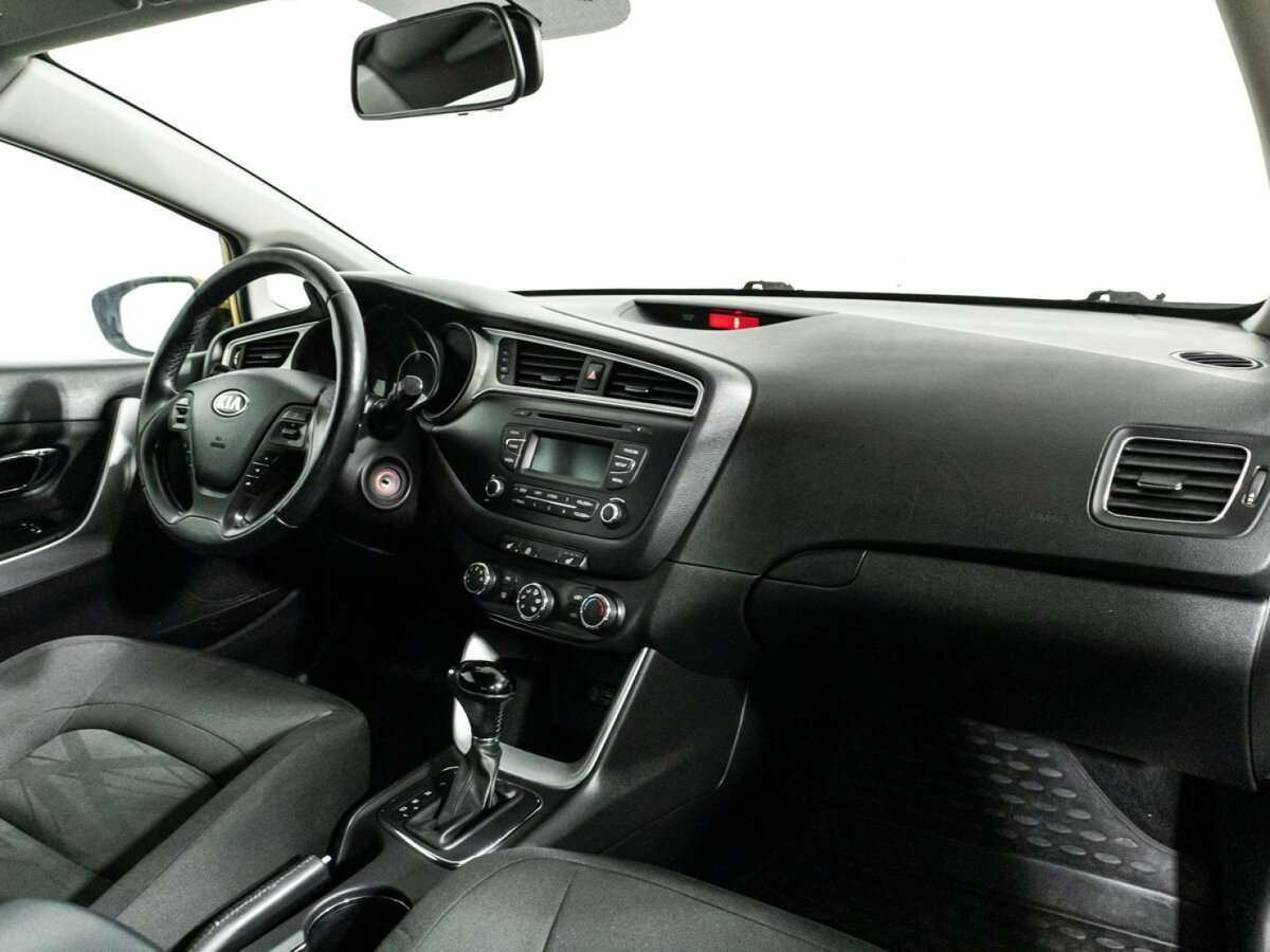Купить Kia Ceed с пробегом. Фото: #8