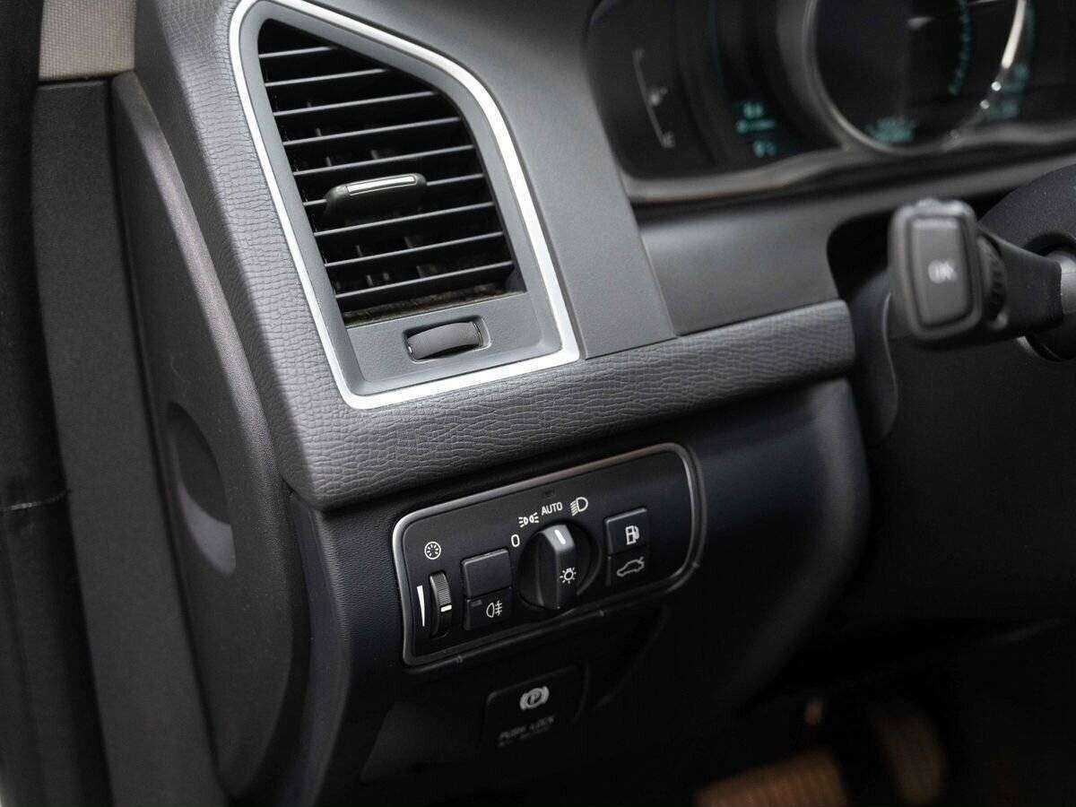 Купить Volvo XC60 с пробегом. Фото: #17