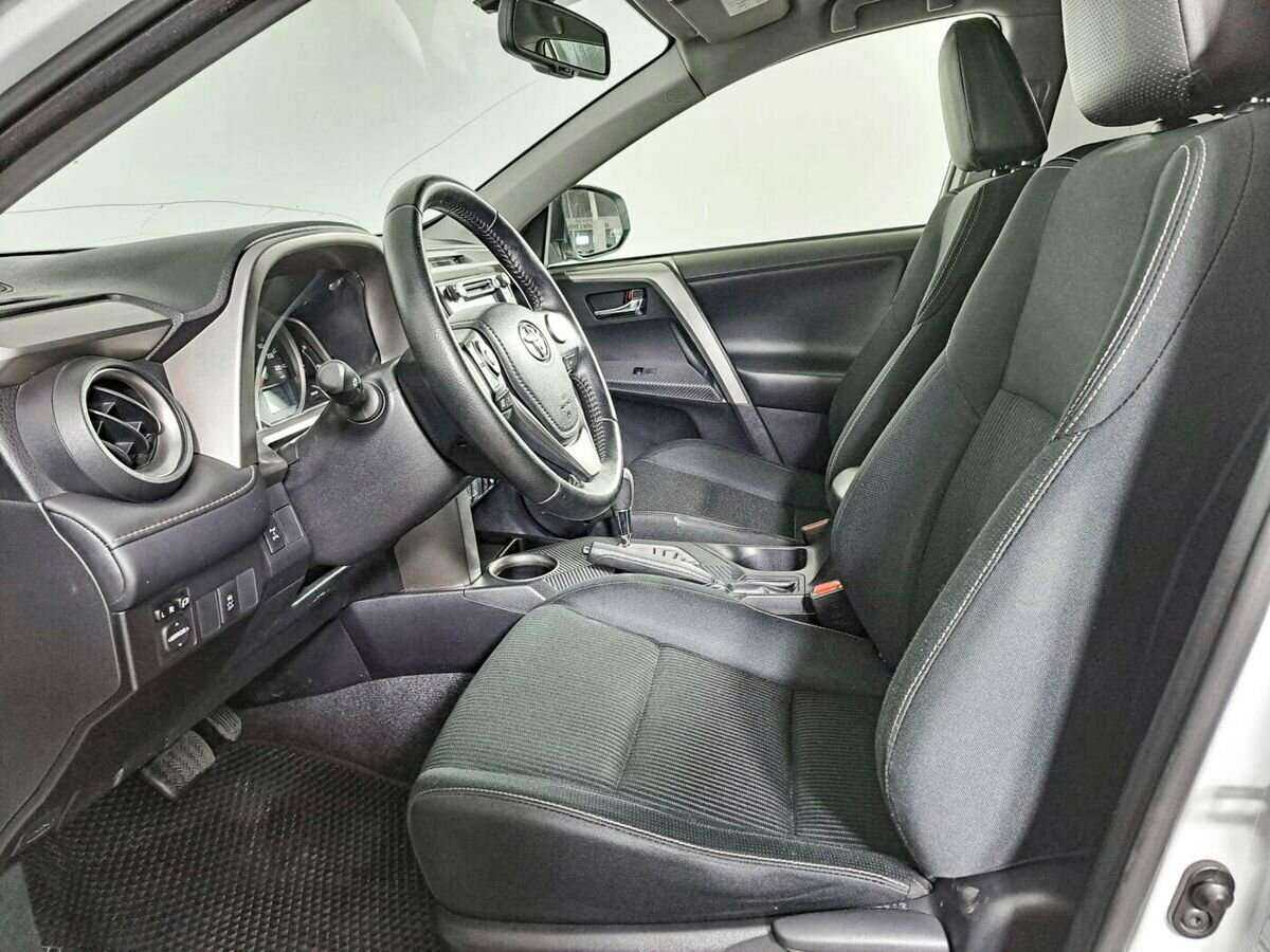 Купить Toyota RAV4 с пробегом. Фото: #14