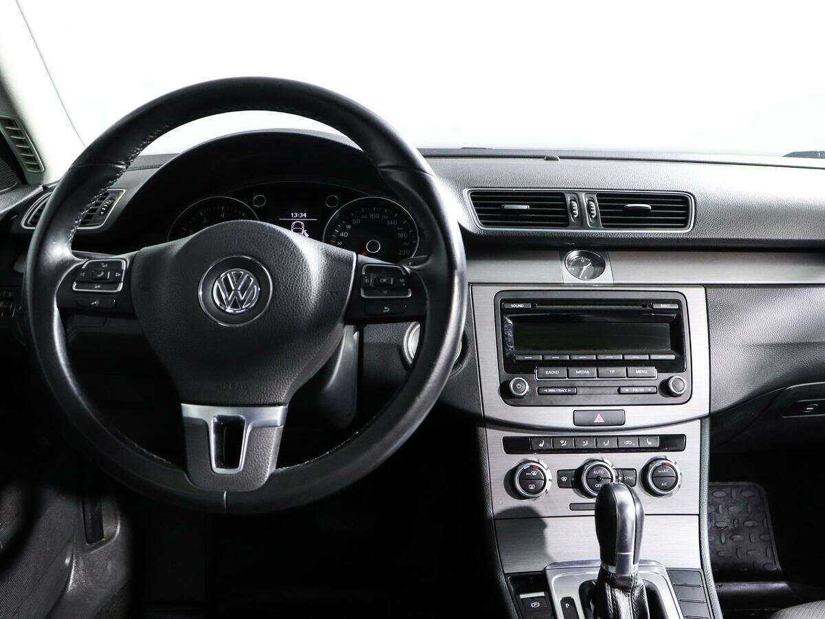 Купить Volkswagen Passat с пробегом. Фото: #9