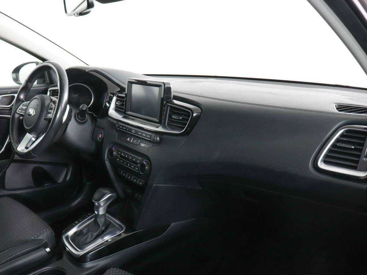 Купить Kia Ceed с пробегом. Фото: #9