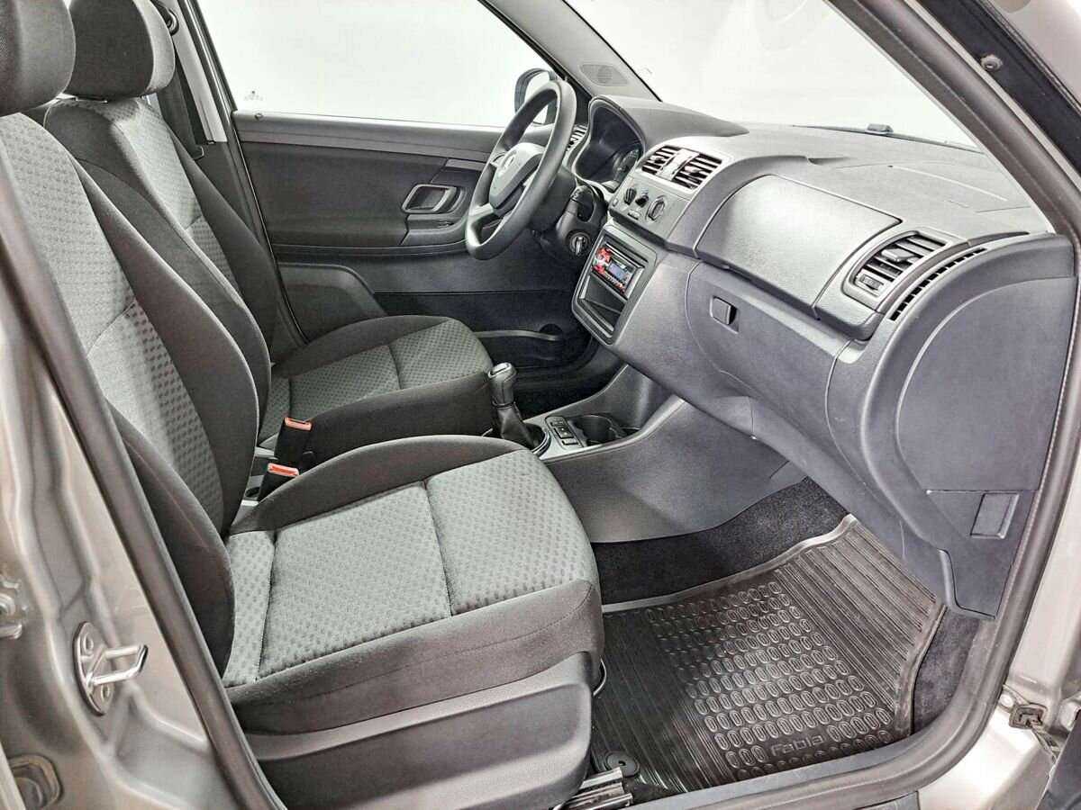 Купить Skoda Fabia с пробегом. Фото: #8