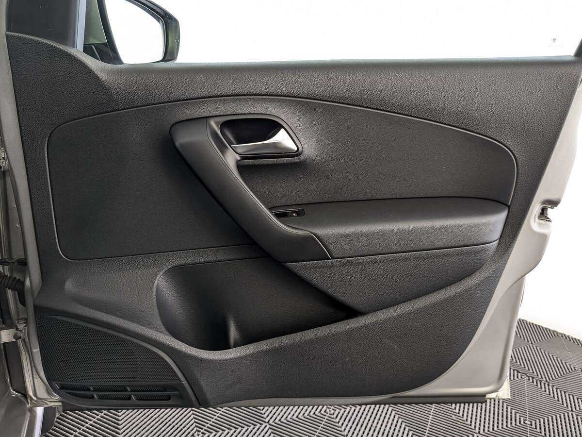 Купить Volkswagen Polo с пробегом. Фото: #20