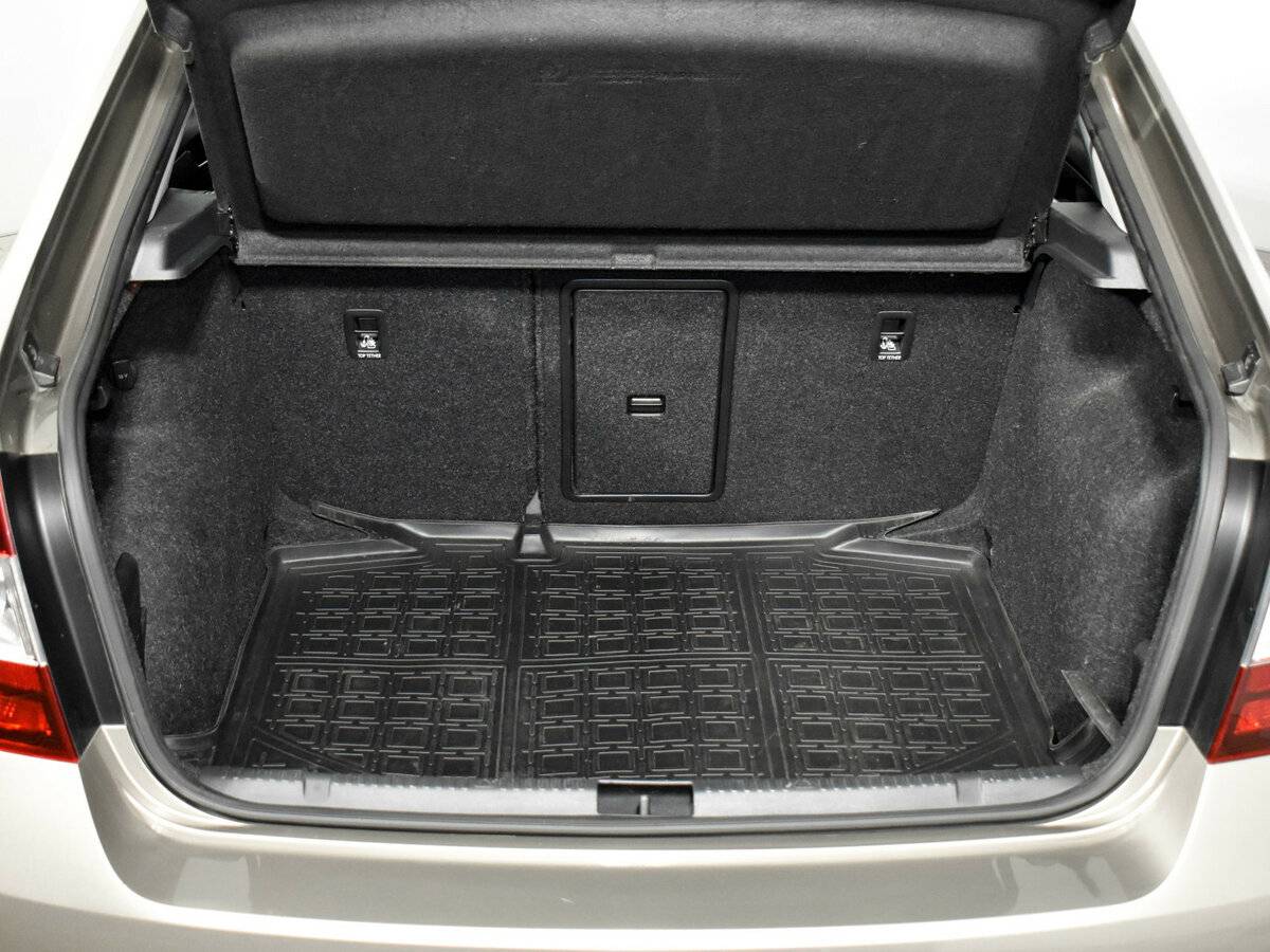 Купить Skoda Rapid с пробегом. Фото: #18