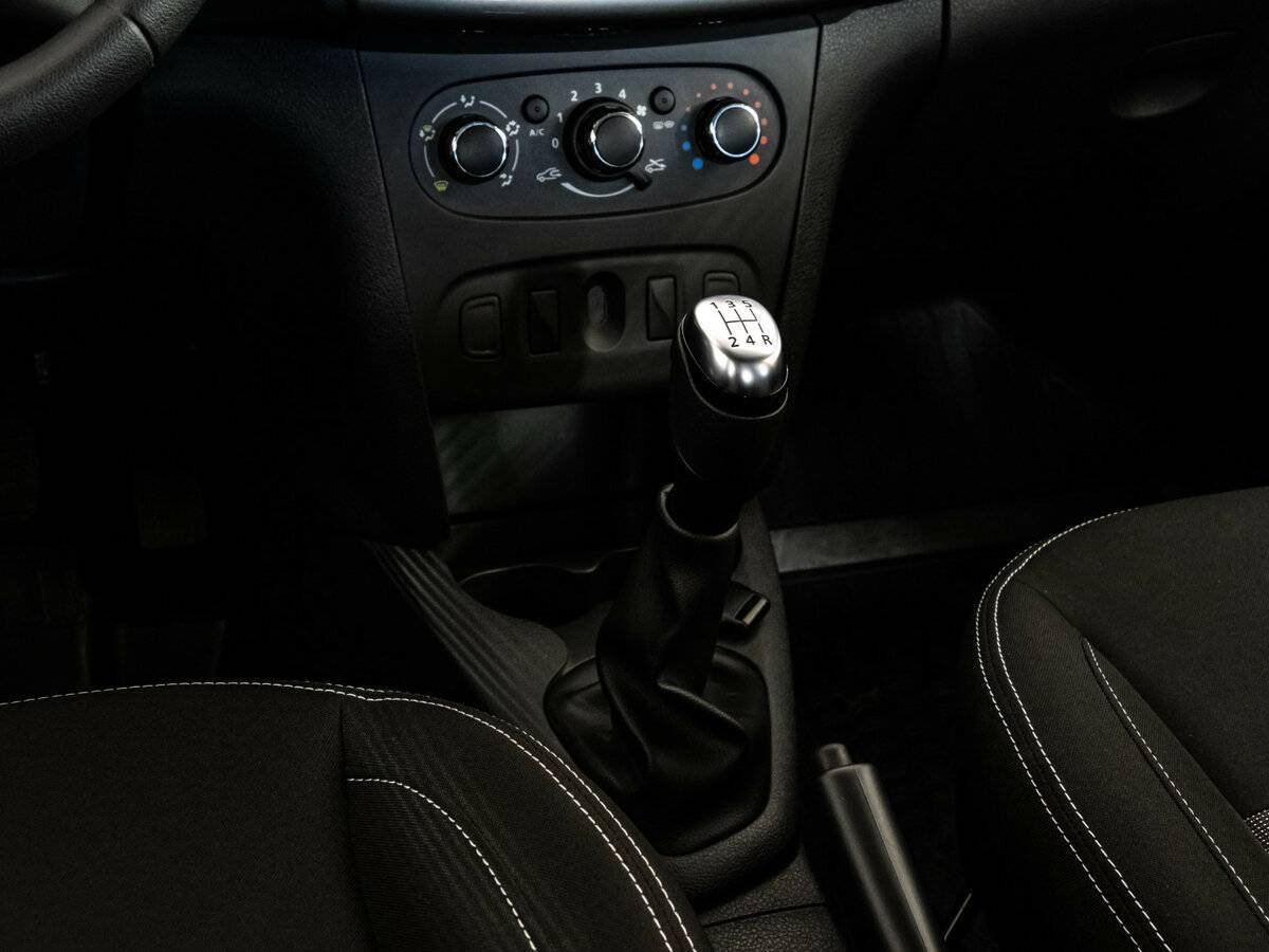 Купить Renault Sandero с пробегом. Фото: #11