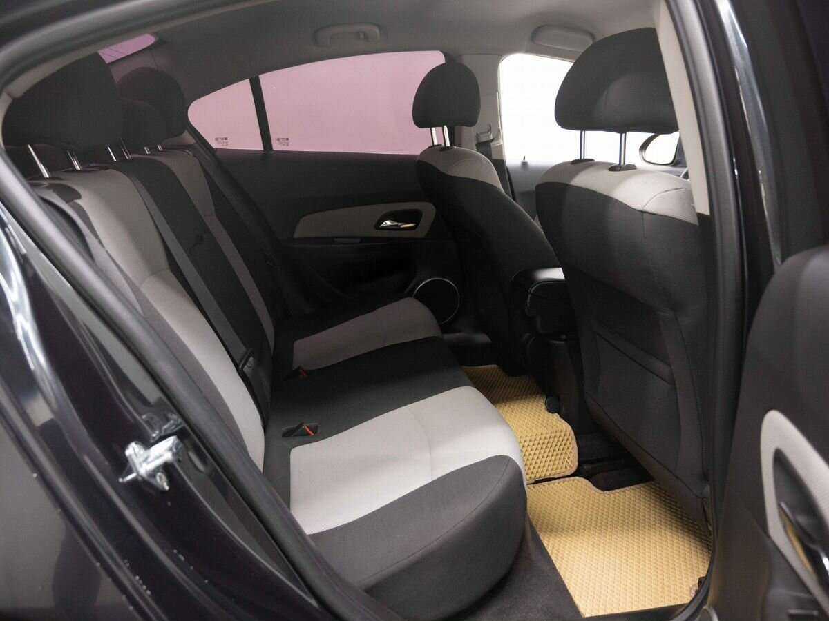 Купить Chevrolet Cruze с пробегом. Фото: #9