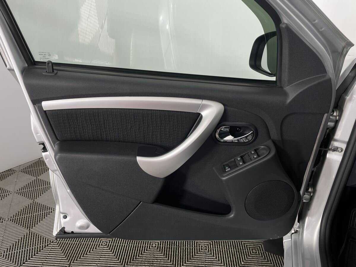 Купить Nissan Terrano с пробегом. Фото: #7