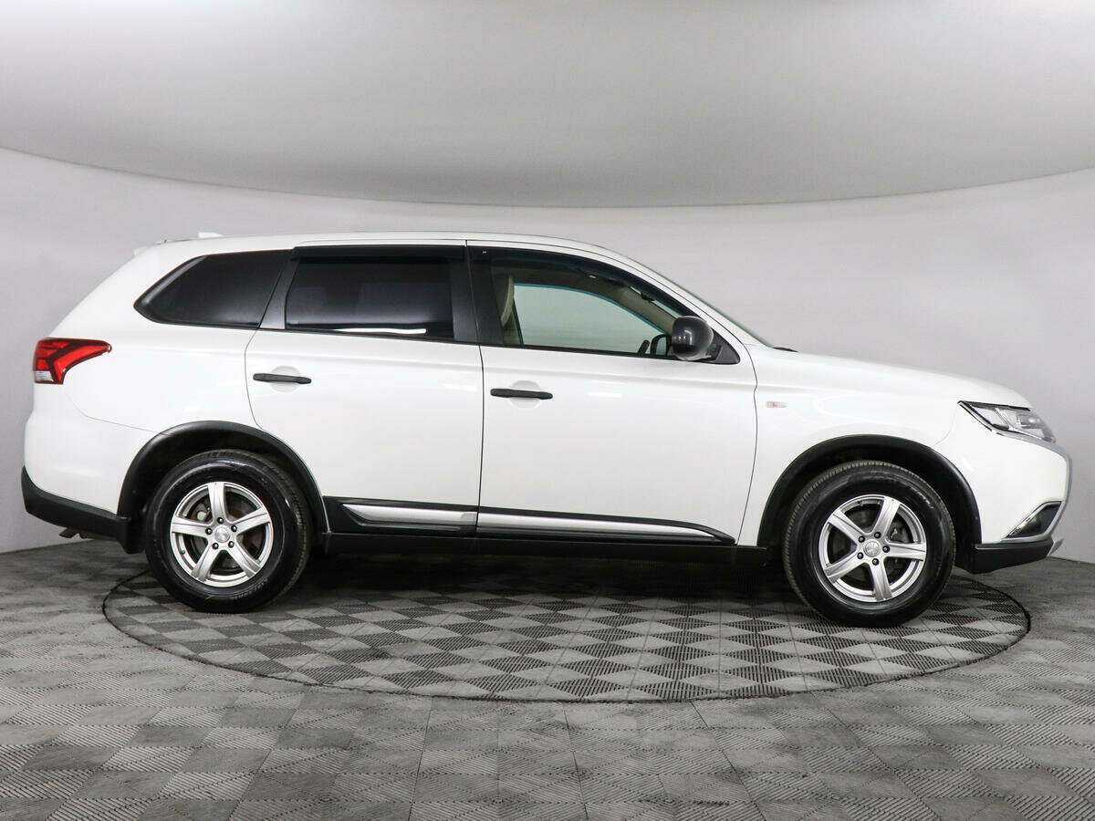Купить Mitsubishi Outlander с пробегом. Фото: #3