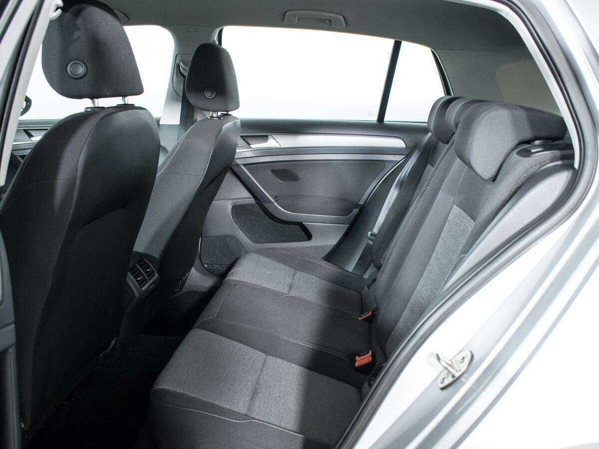 Купить Volkswagen Golf с пробегом. Фото: #9