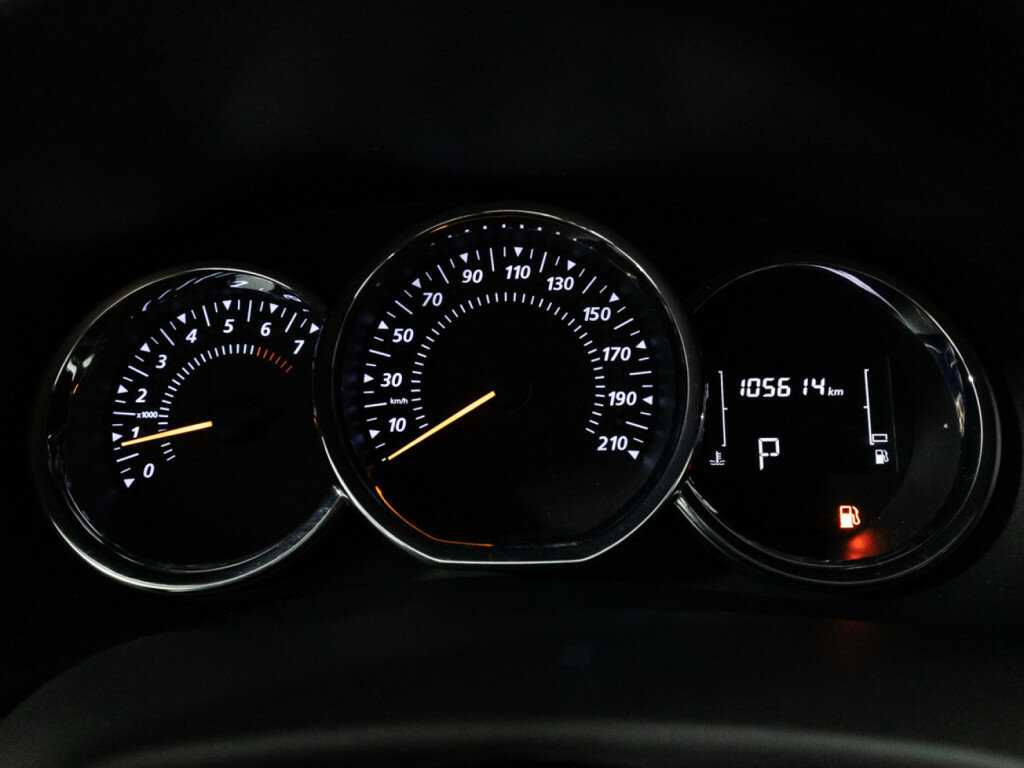 Купить Renault Sandero с пробегом. Фото: #11