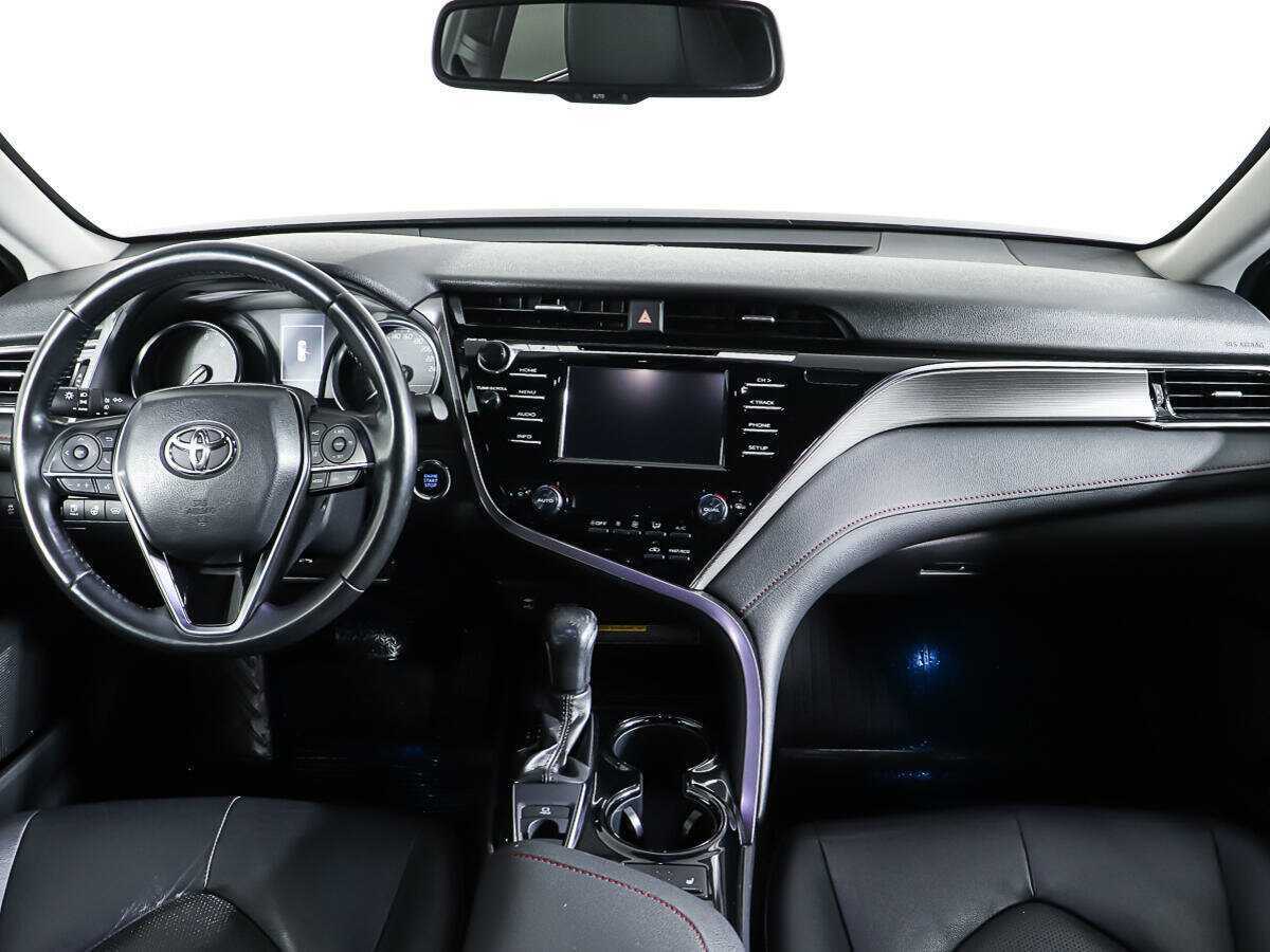 Купить Toyota Camry с пробегом. Фото: #10