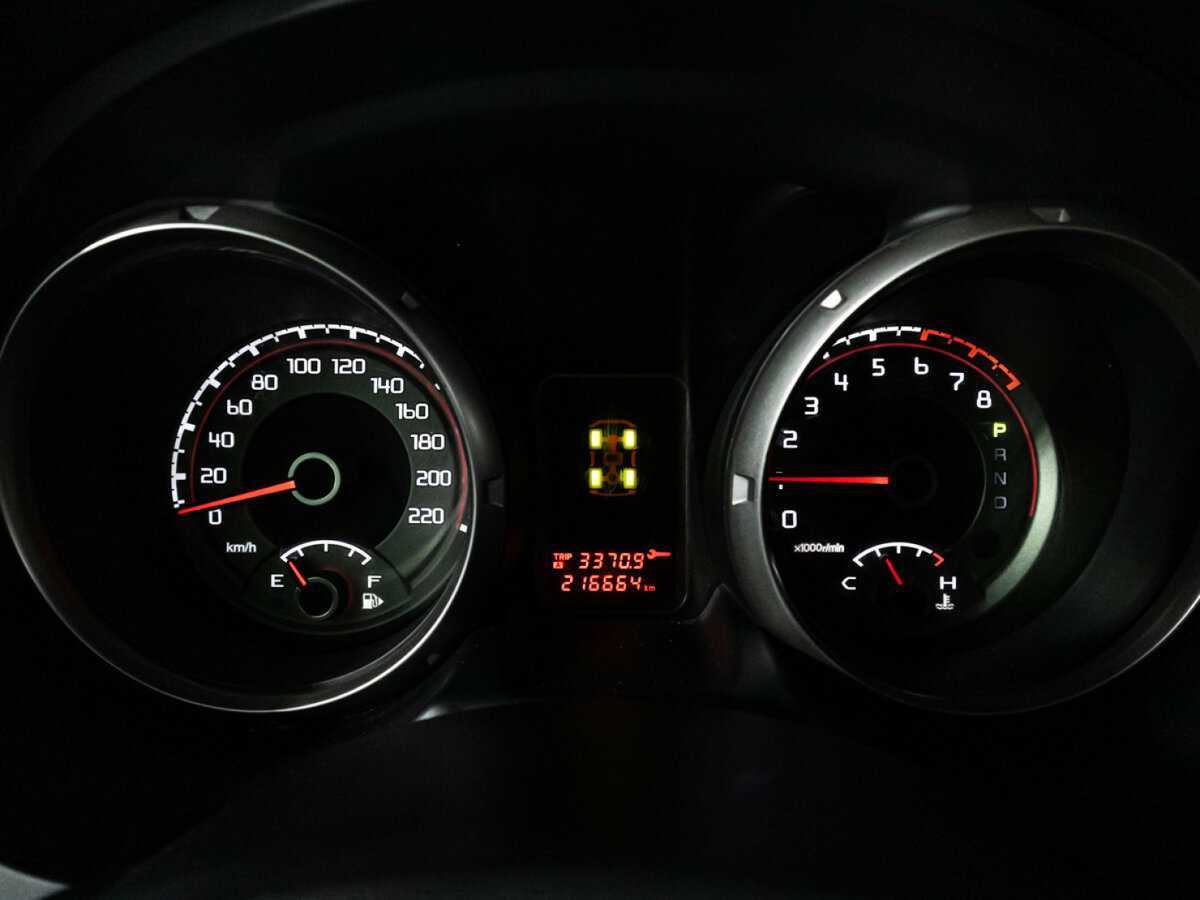 Купить Mitsubishi Pajero с пробегом. Фото: #9