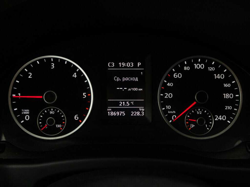 Купить Volkswagen Tiguan с пробегом. Фото: #11