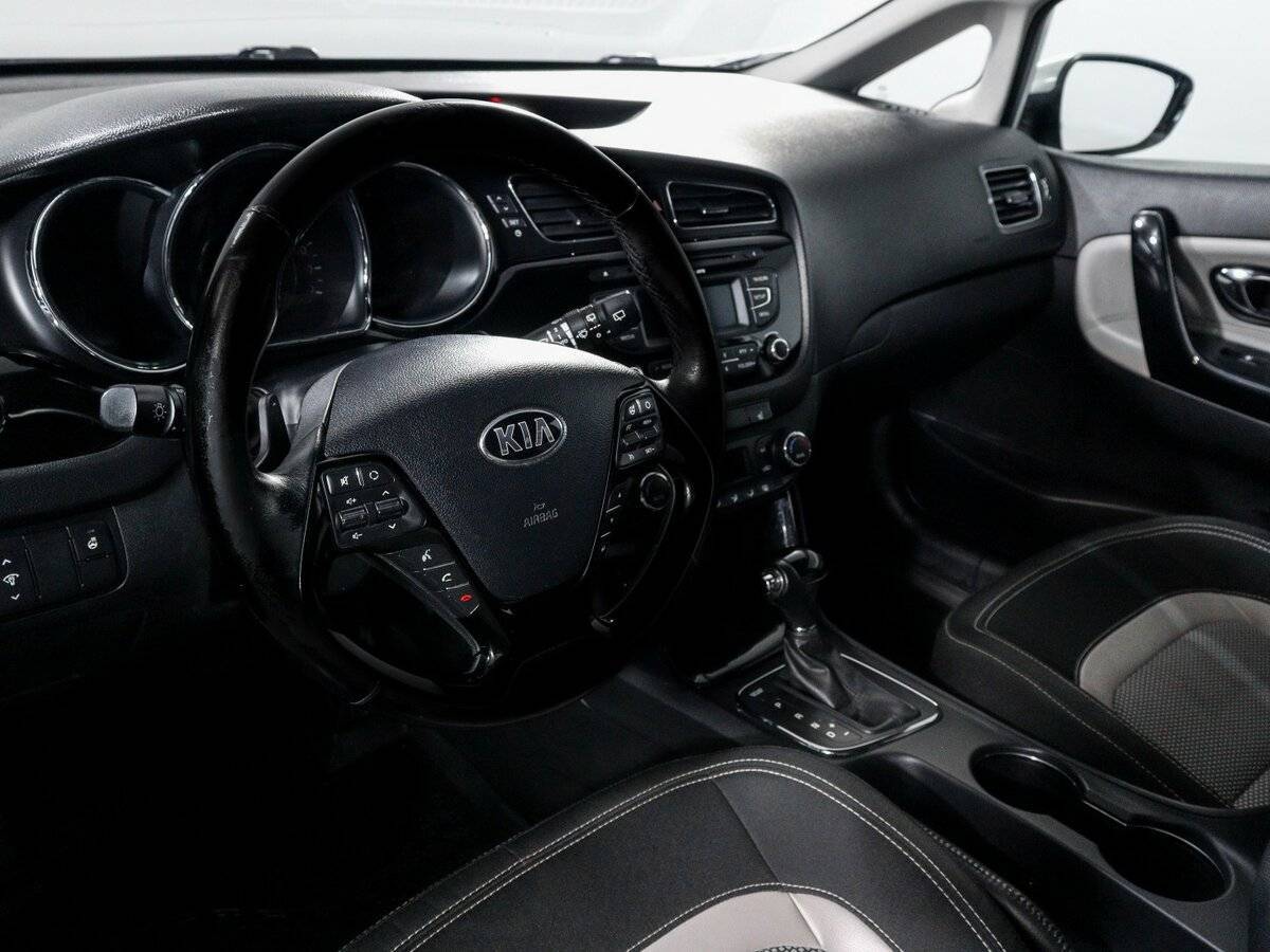Купить Kia Ceed с пробегом. Фото: #8