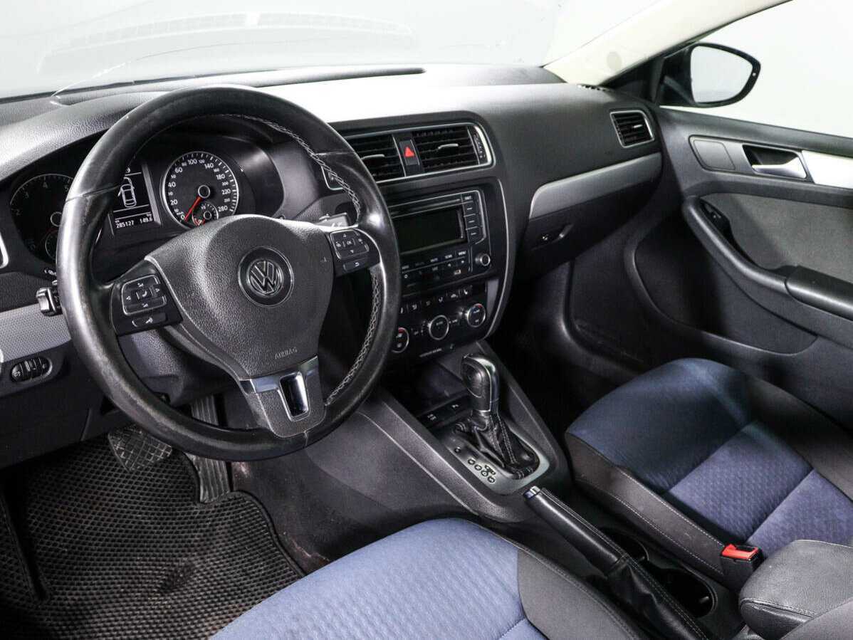 Купить Volkswagen Jetta с пробегом. Фото: #11