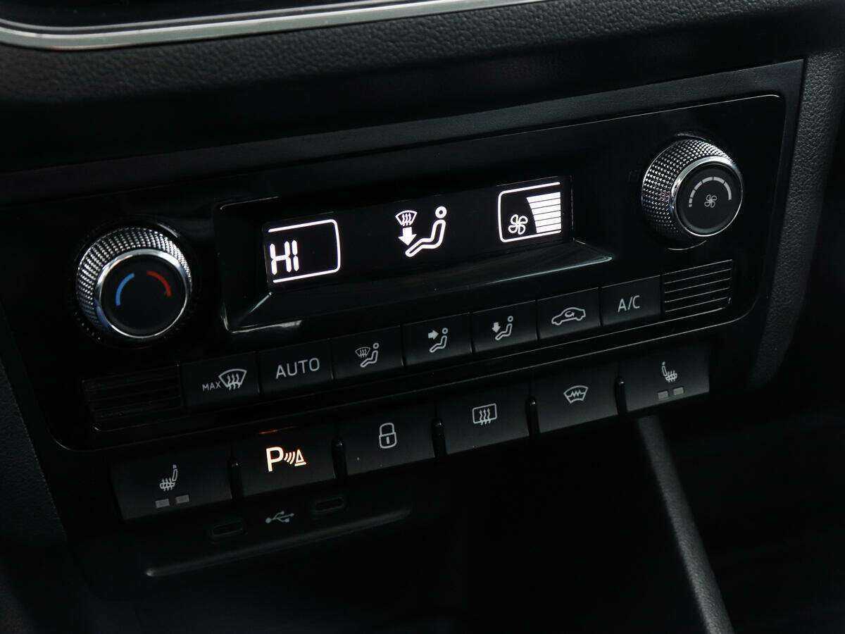 Купить Skoda Rapid с пробегом. Фото: #16