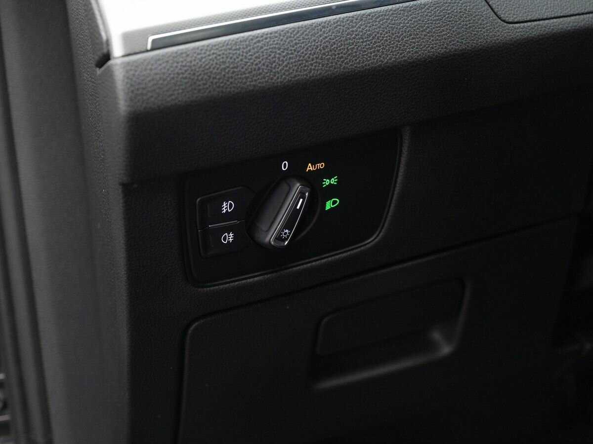 Купить Volkswagen Passat с пробегом. Фото: #14