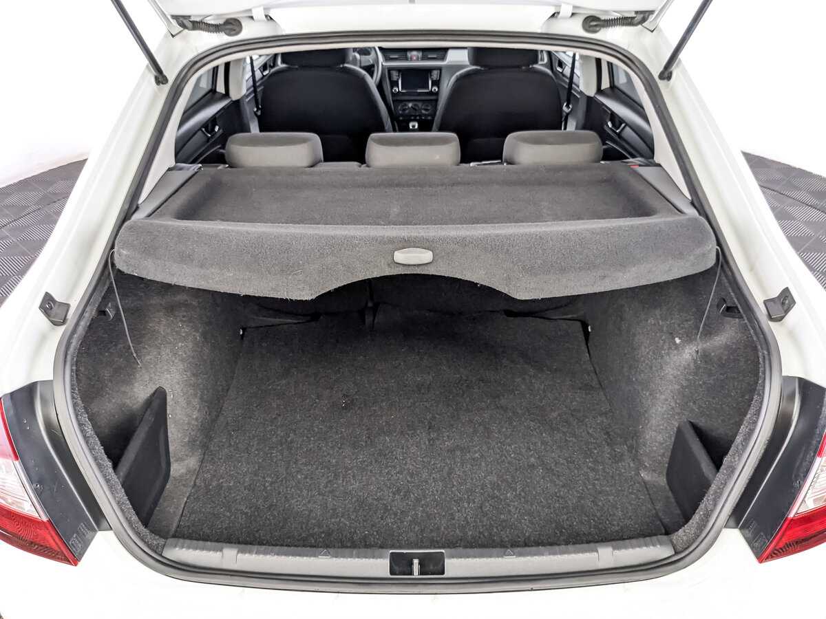 Купить Skoda Rapid с пробегом. Фото: #9