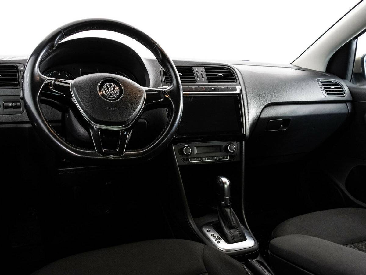 Купить Volkswagen Polo с пробегом. Фото: #8