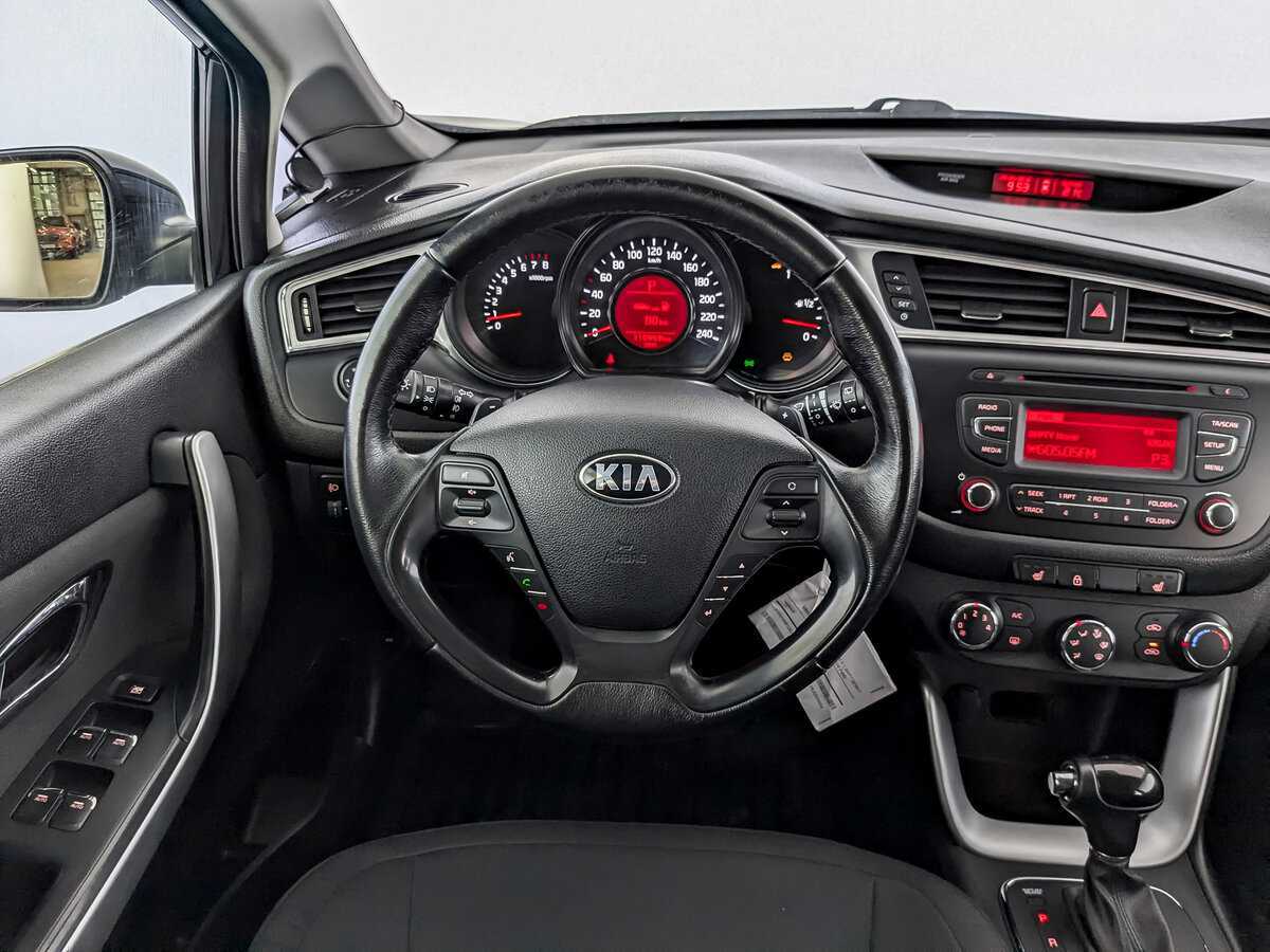 Купить Kia Ceed с пробегом. Фото: #22