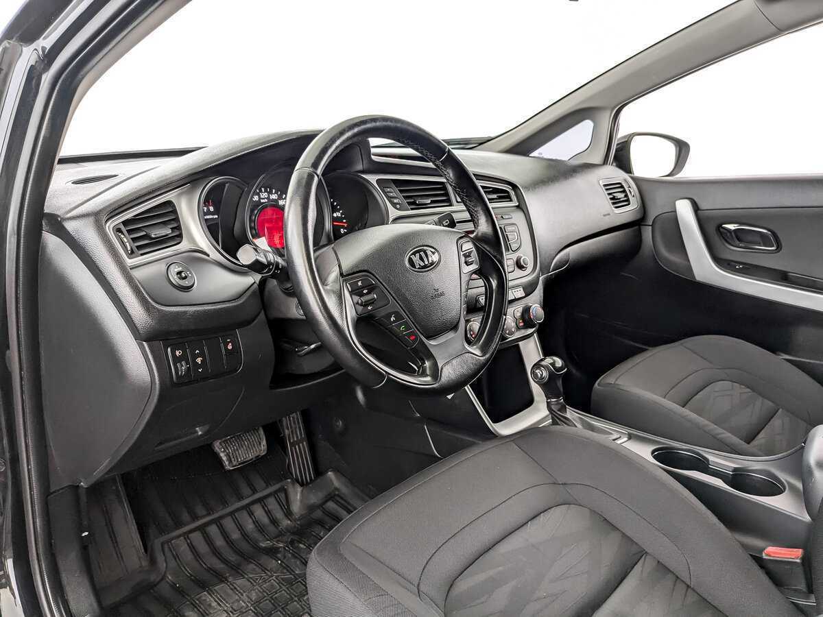 Купить Kia Ceed с пробегом. Фото: #17