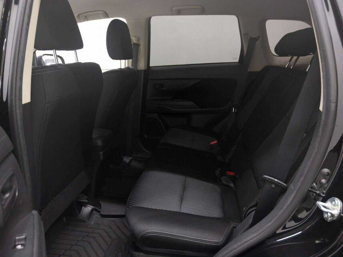 Купить Mitsubishi Outlander с пробегом. Фото: #8