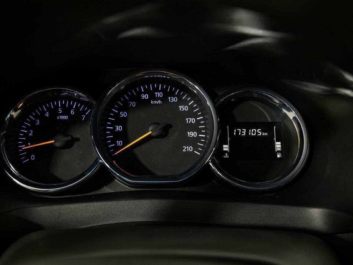 Купить Renault Logan с пробегом. Фото: #11