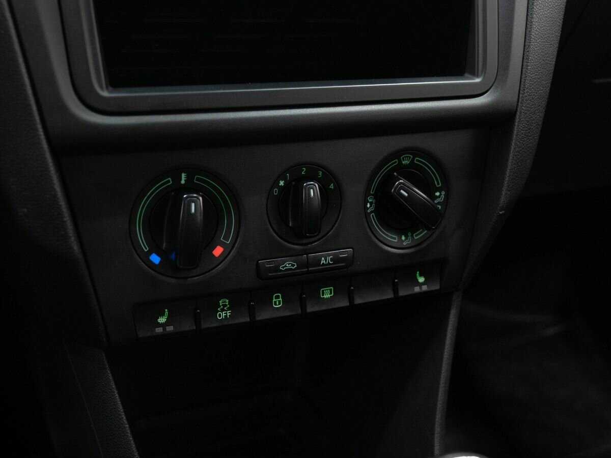 Купить Skoda Rapid с пробегом. Фото: #18