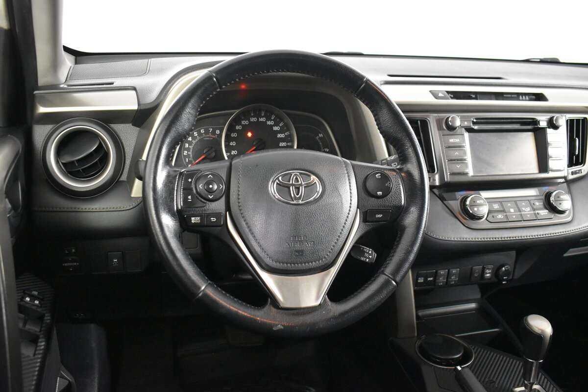 Купить Toyota RAV4 с пробегом. Фото: #11