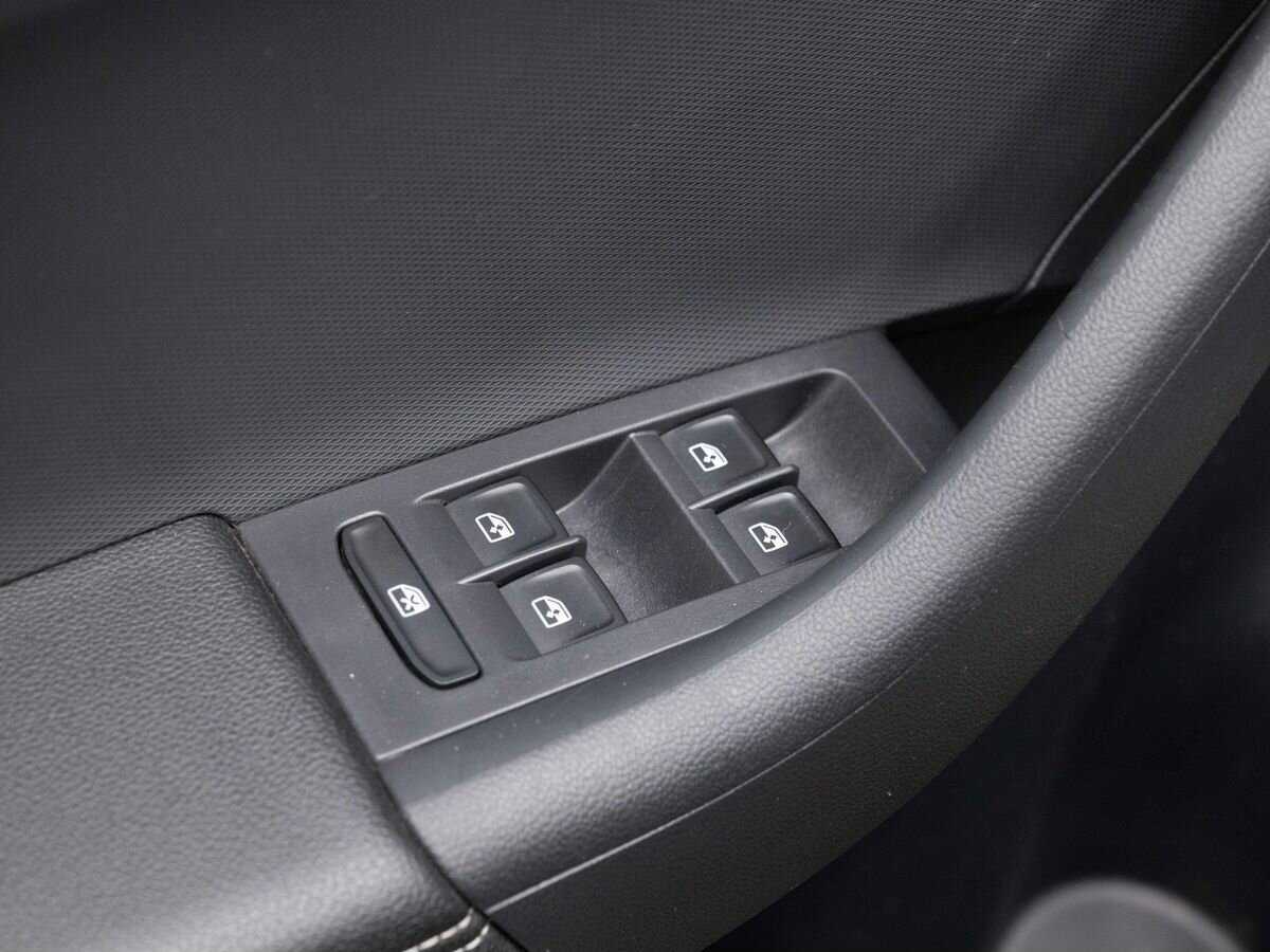 Купить Skoda Rapid с пробегом. Фото: #18