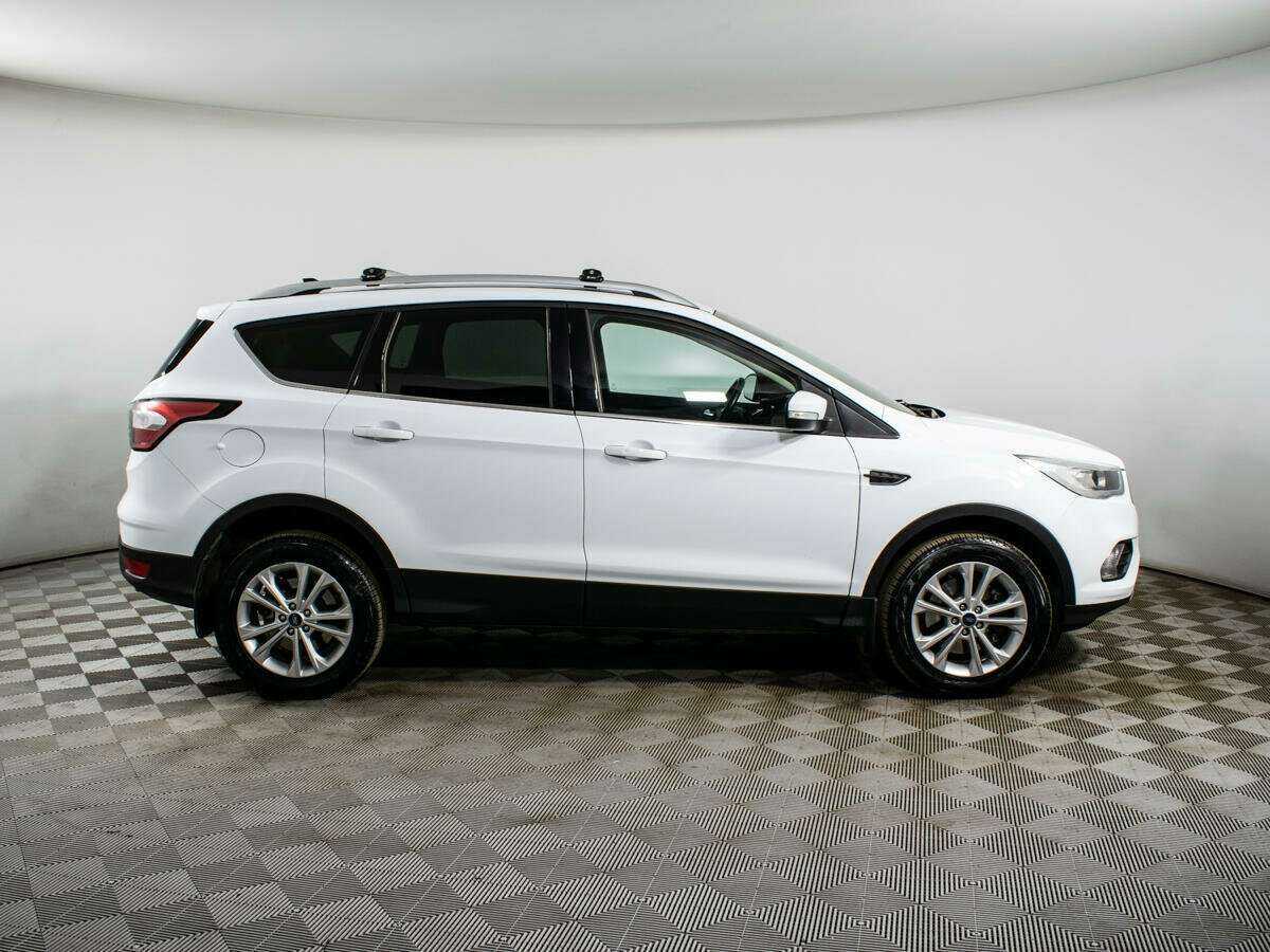Купить Ford Kuga с пробегом. Фото: #3