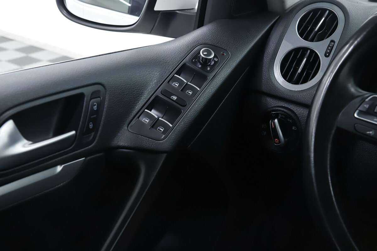 Купить Volkswagen Tiguan с пробегом. Фото: #9