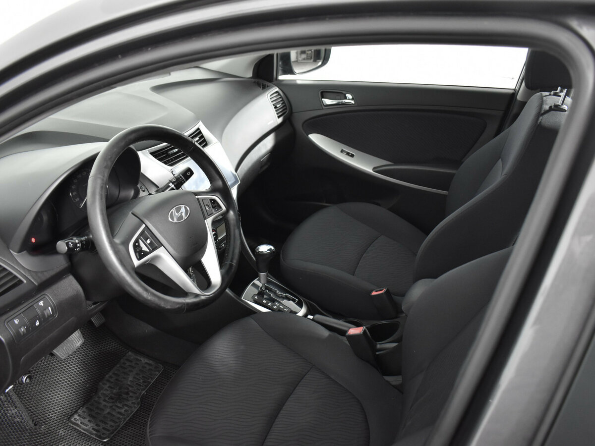 Купить Hyundai Solaris с пробегом. Фото: #8