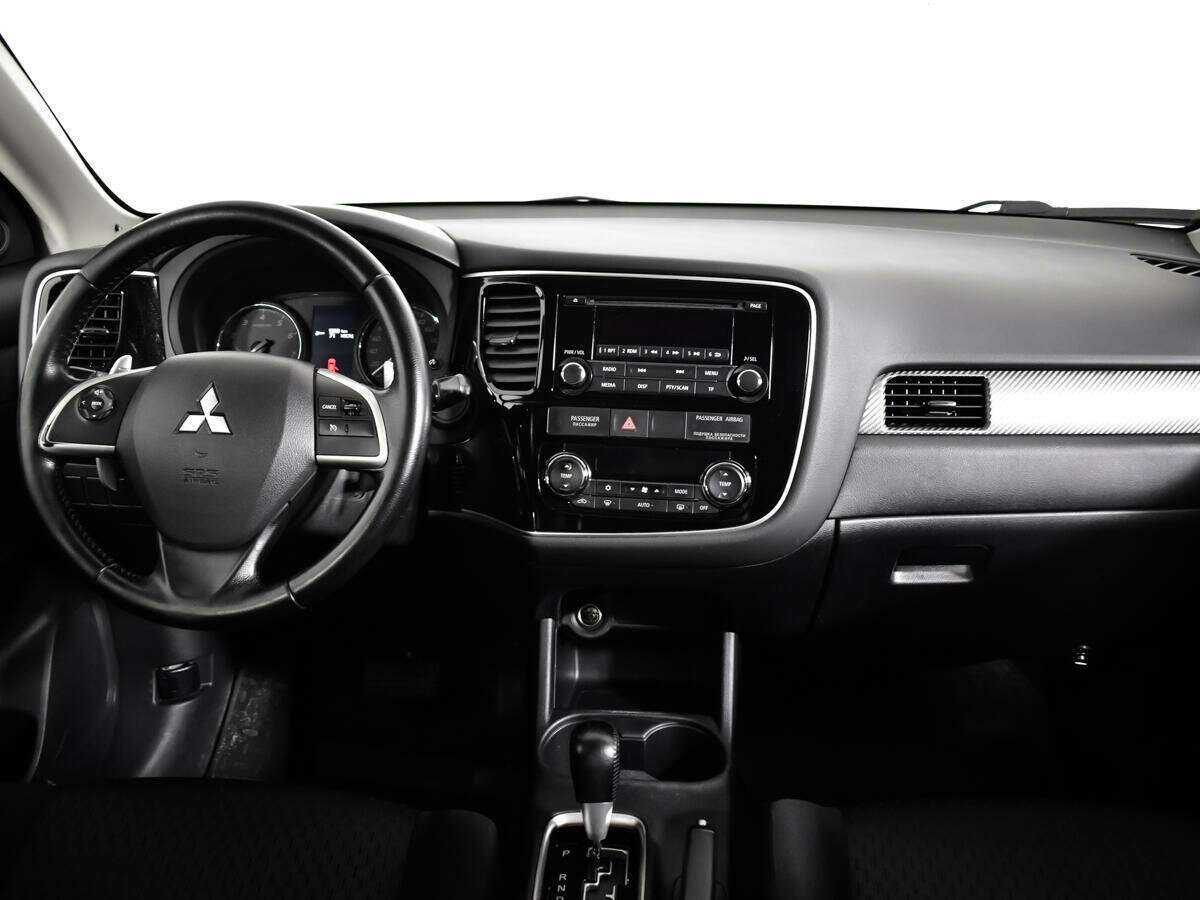 Купить Mitsubishi Outlander с пробегом. Фото: #11