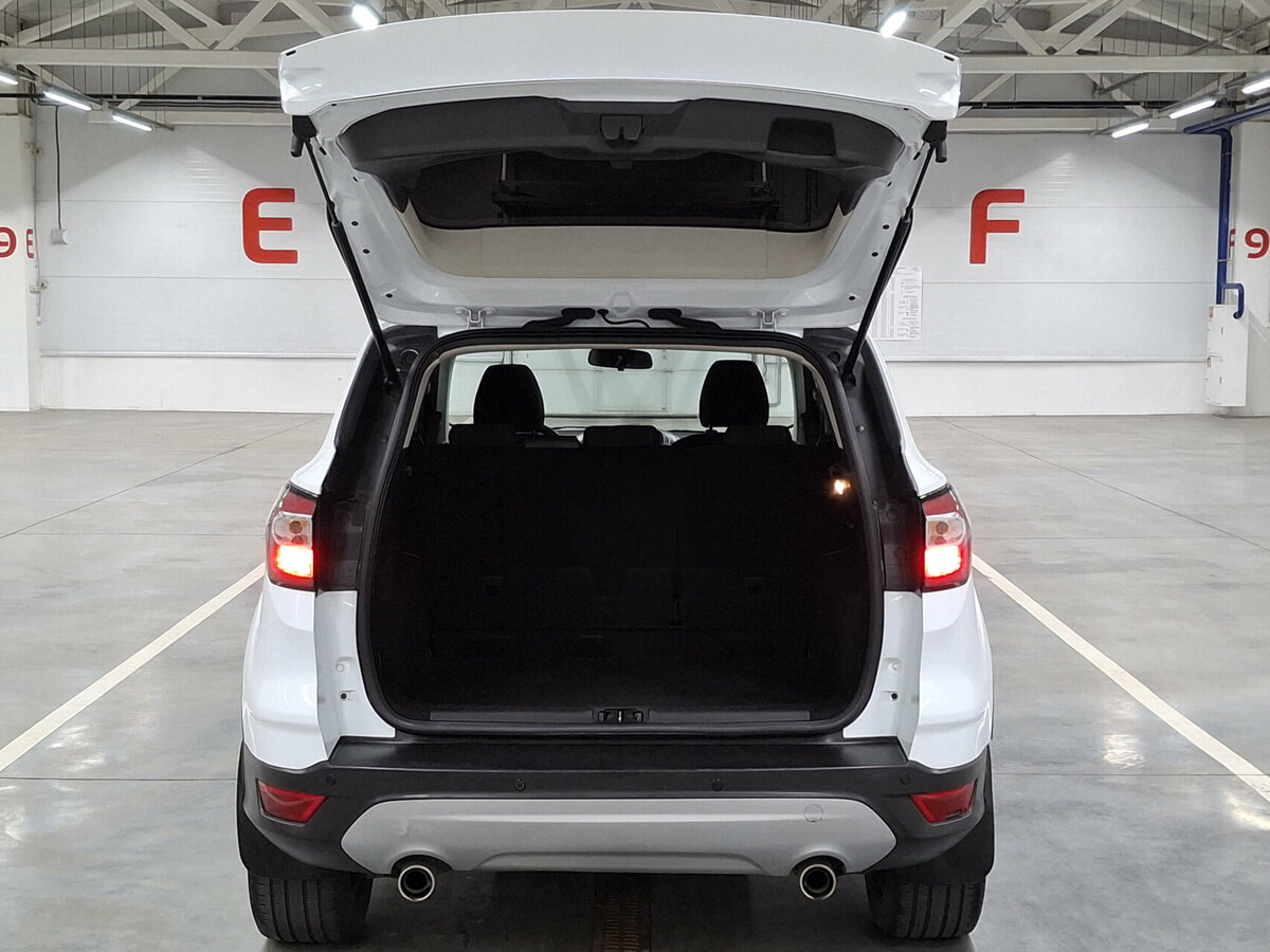 Купить Ford Kuga с пробегом. Фото: #9