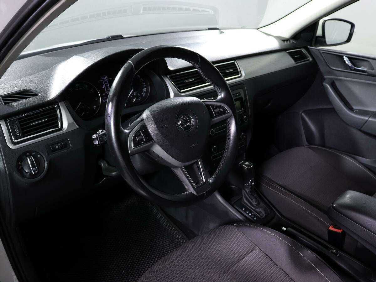 Купить Skoda Rapid с пробегом. Фото: #12