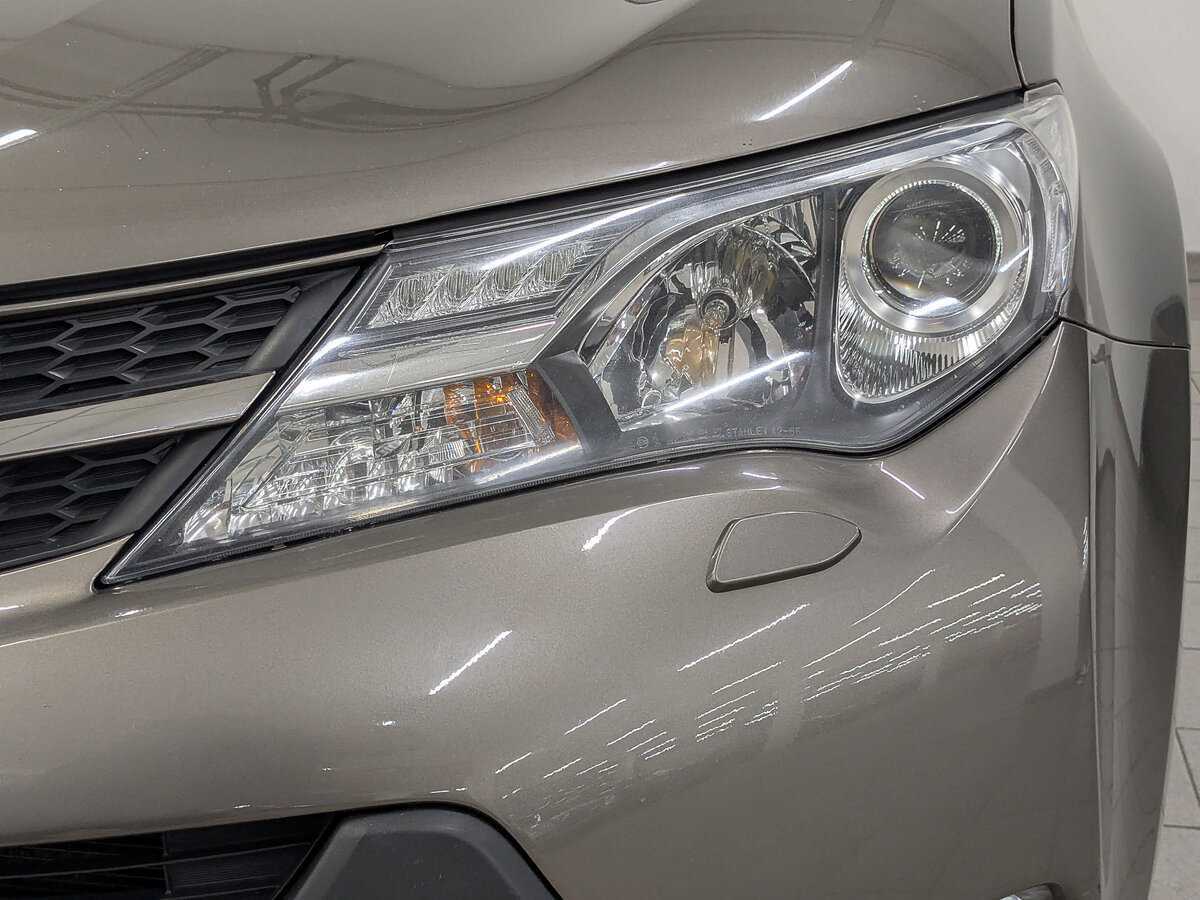 Купить Toyota RAV4 с пробегом. Фото: #10