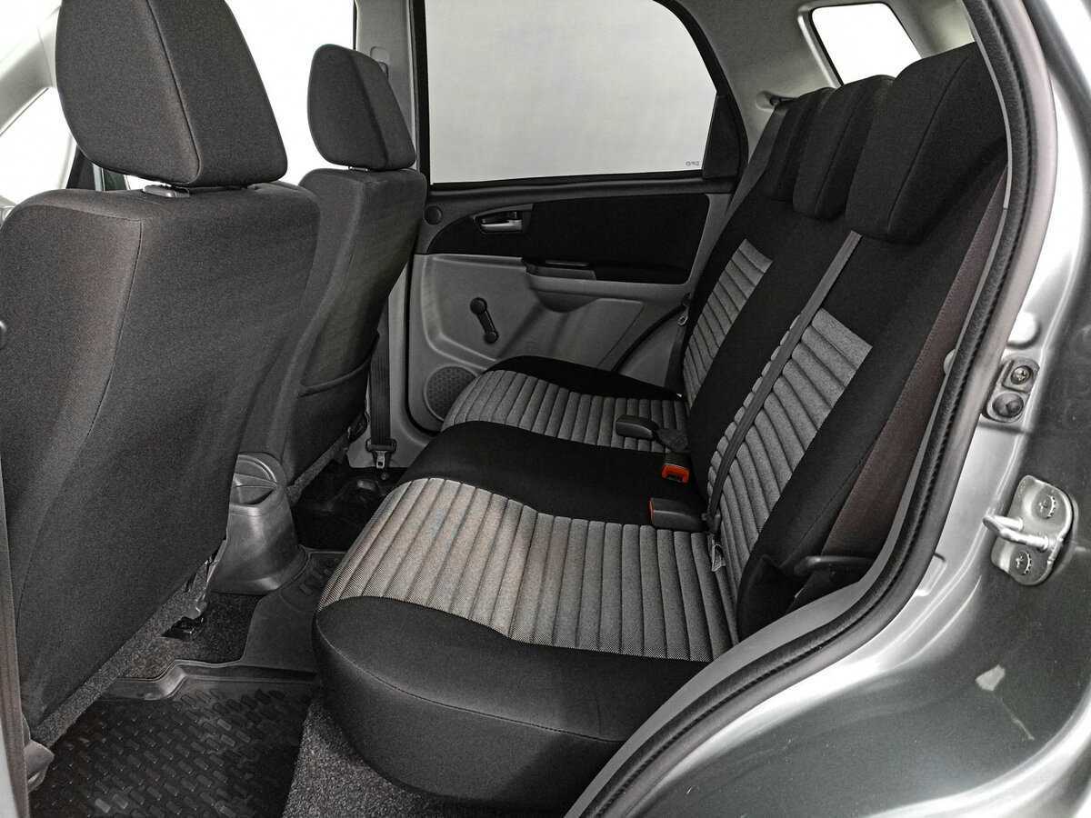 Купить Suzuki SX4 с пробегом. Фото: #11