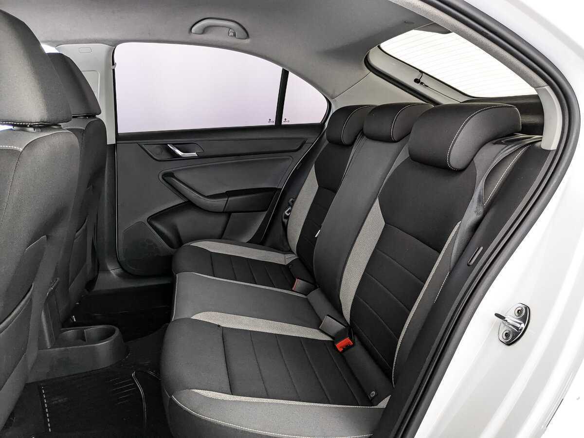 Купить Skoda Rapid с пробегом. Фото: #13